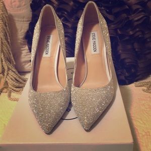 POINTED TOE RHINESTONES STILETTO HEELS